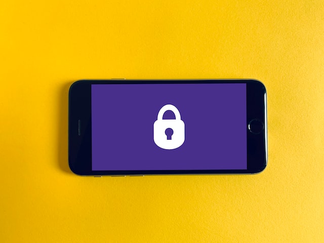 phone with lock on screen